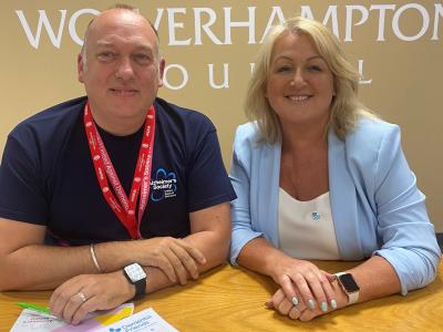Councillor Linda Leach, the City of Wolverhampton Council's Cabinet Member for Adult Services, has become a Dementia Friend after taking part in a training session with The Alzheimer's Society's Dementia Connect Local Services Manager Lee Allen at the council's Civic Centre recently