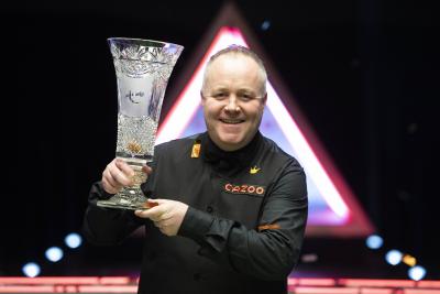 John Higgins lifts the Cazoo Players Championship trophy