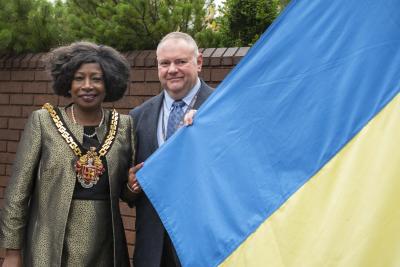 Mayor of the City of Wolverhampton, Councillor Sandra Samuels OBE and Ihor Kyzuk from Ukraine Church and Community Centre celebrate Ukraine’s Independence Day